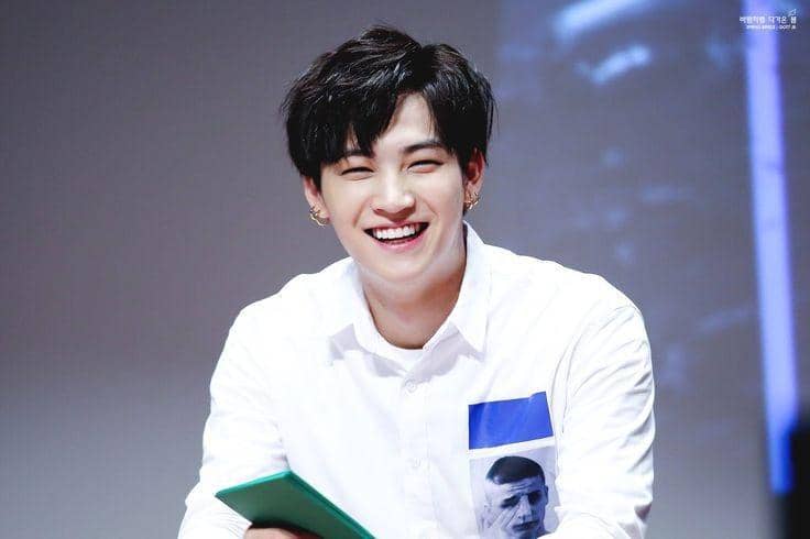 10 Potret "Eye Smile" JB GOT7 Ini Bisa Bikin Hatimu Meleleh, lo!
