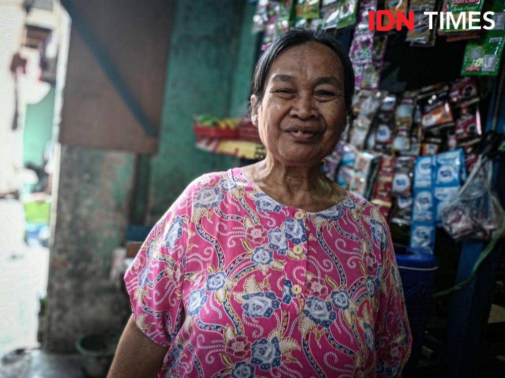 IDN Times/Mumun, warga Tanjung Gedong, Jakbar (Axel Jo Harianja)