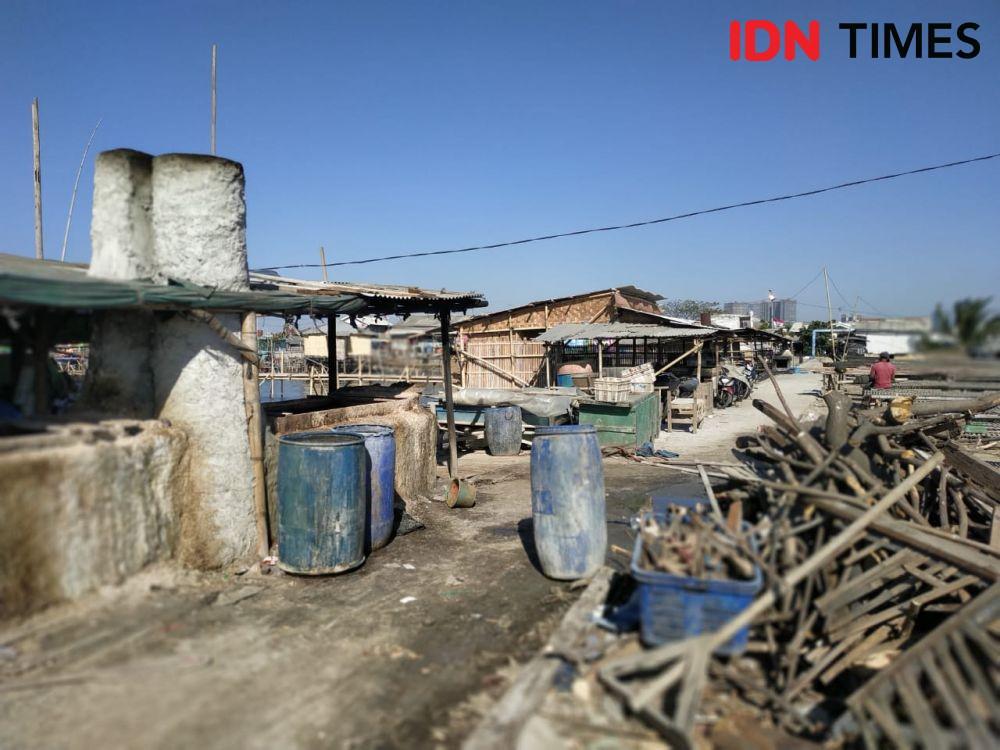 Perjuangan Warga Kamal Muara, Mencari Air Bersih di Musim Kemarau