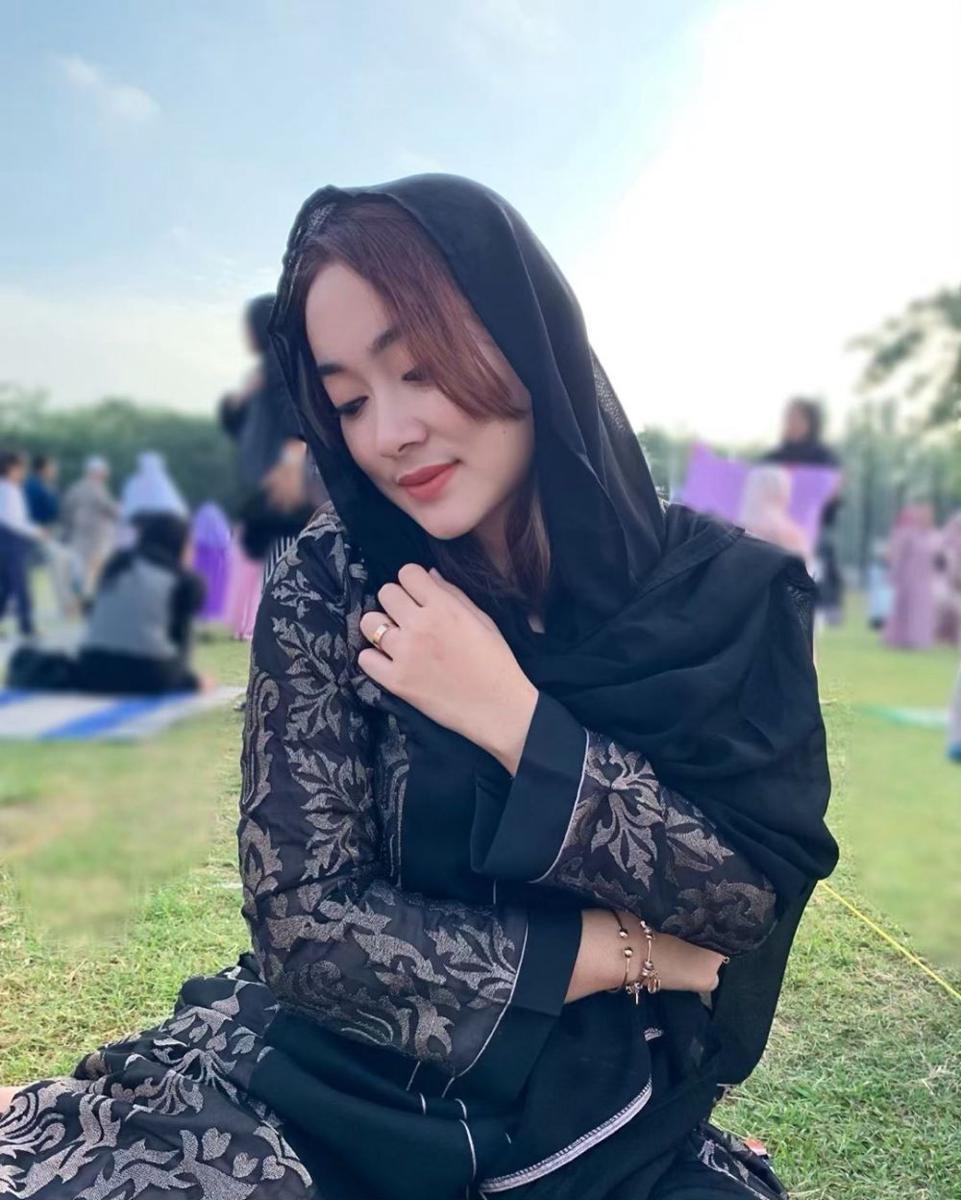 Lagunya Dianggap Jiplak Lagu Senorita, 10 Pesona Pedangdut Nona Noni