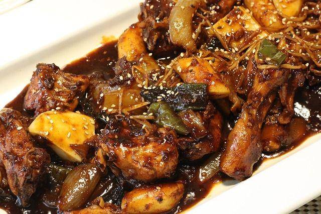 Ilustrasi semur ayam (Pixabay.com/June A)
