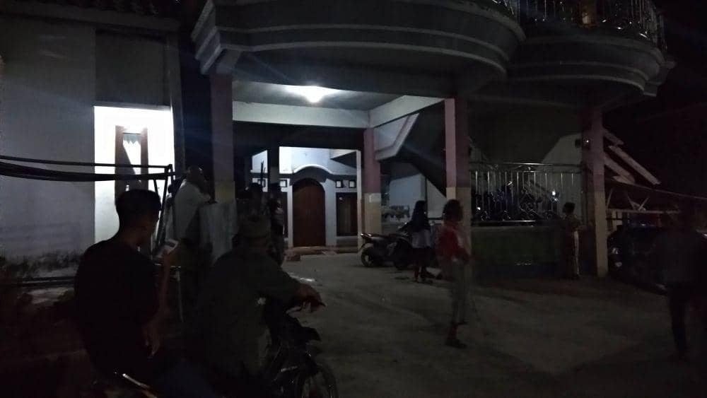 Tertutup, Terduga Teroris Lamongan Tinggal dengan Istri dan Dua Anak