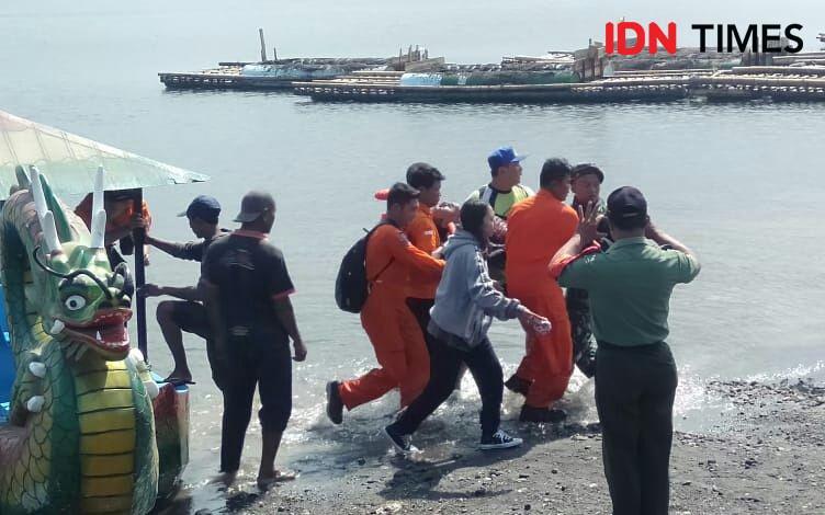 Angin Kencang, 3 Penerjun Jatuh ke Laguna Pantai Depok