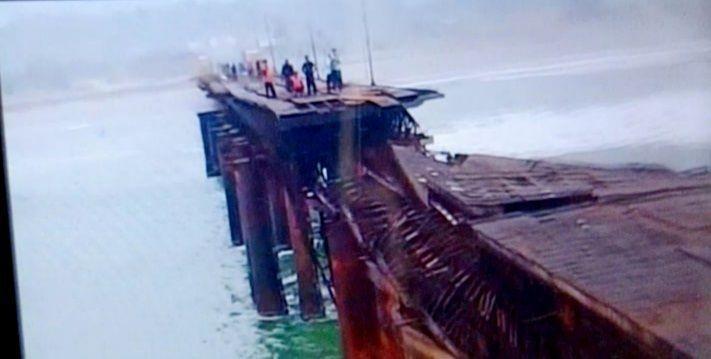 Dermaga di Sukabumi Selatan Ambruk, 13 Warga Terjebak di Ujung Dermaga