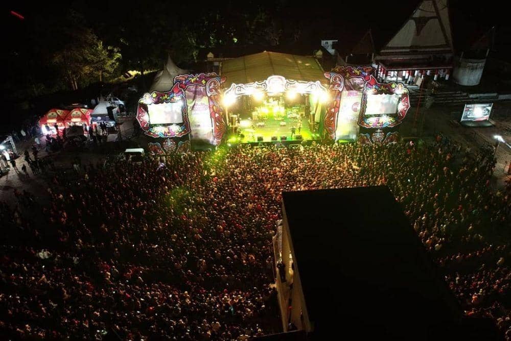 Bawakan Lagu Batak di SMI 2019, Warga Berikan Gitar pada Herman Delago