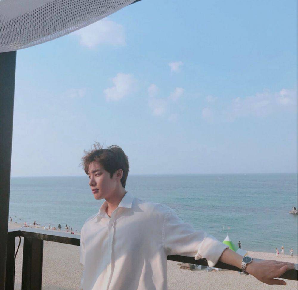 Instagram.com/kim_d.he