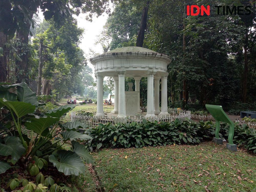 Legenda Lady Raffles dan Sosoknya yang Sering Muncul di Danau Gunting
