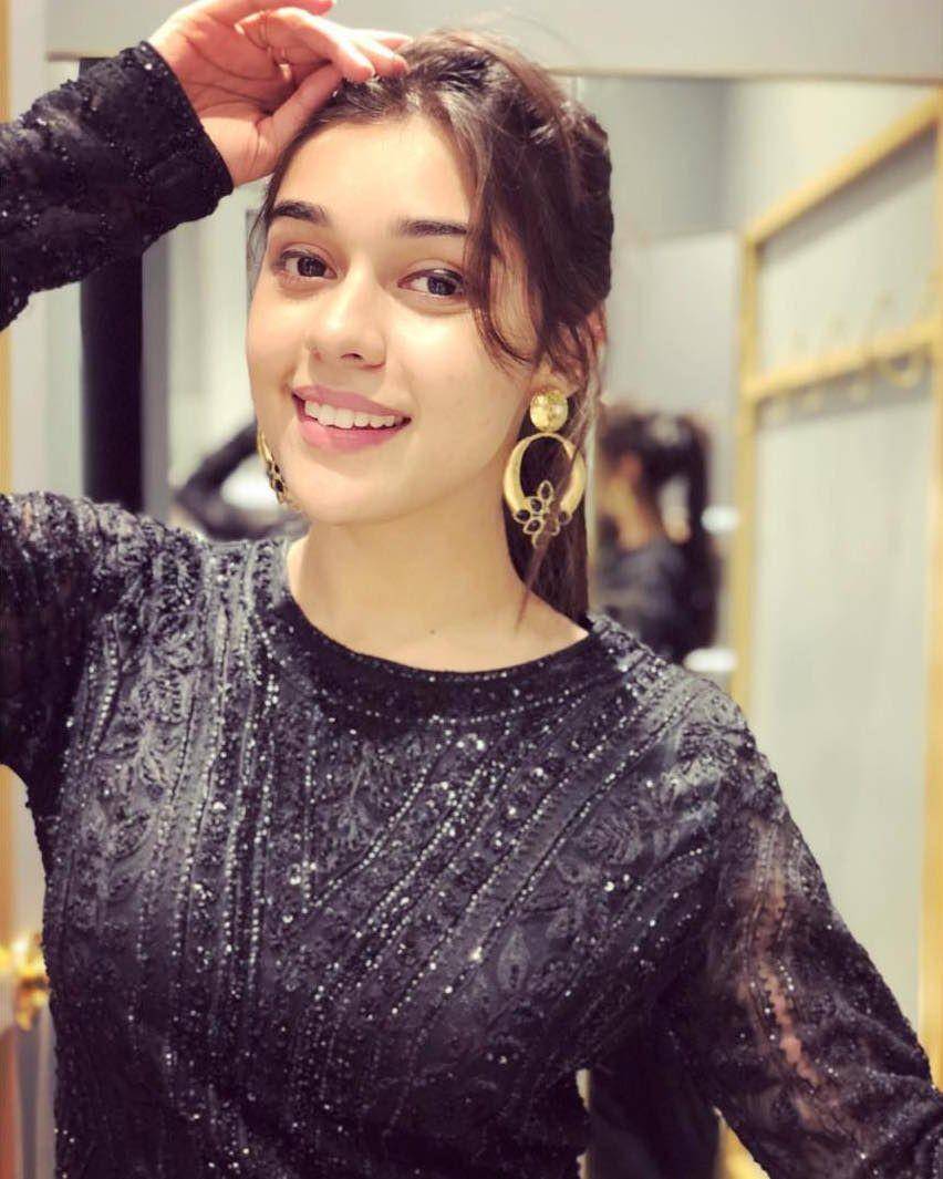 instagram.com/eishasingh