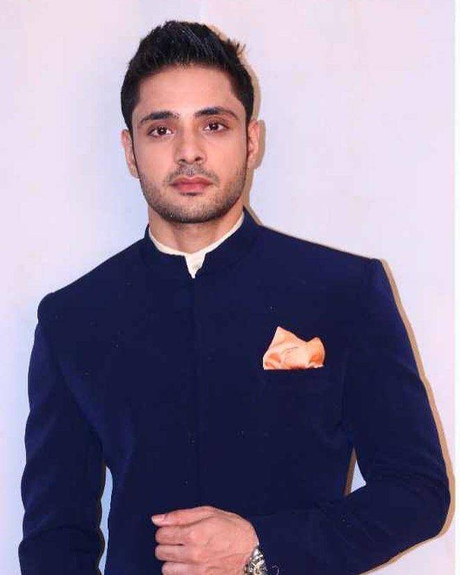 instagram.com/adnan_a_khan