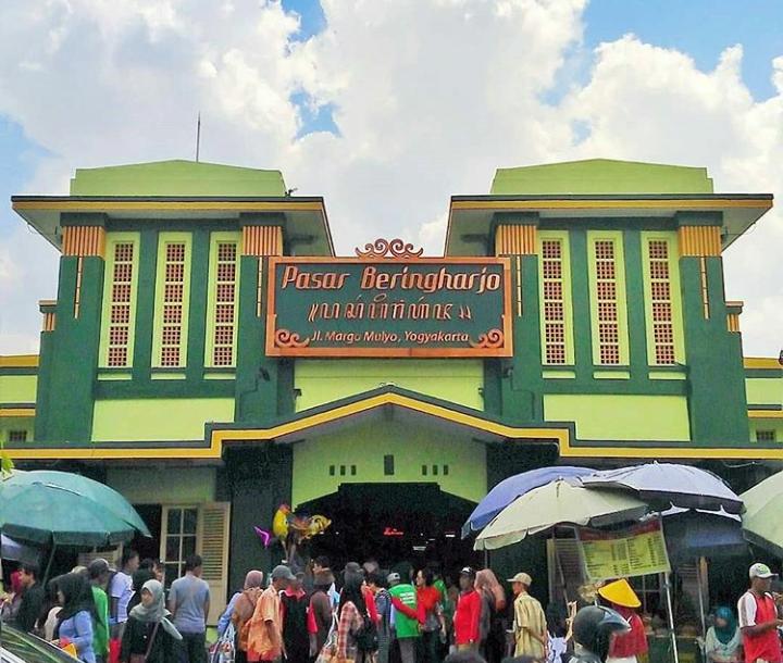Berumur 261 Tahun Pasar Beringharjo Tetap Dipuja