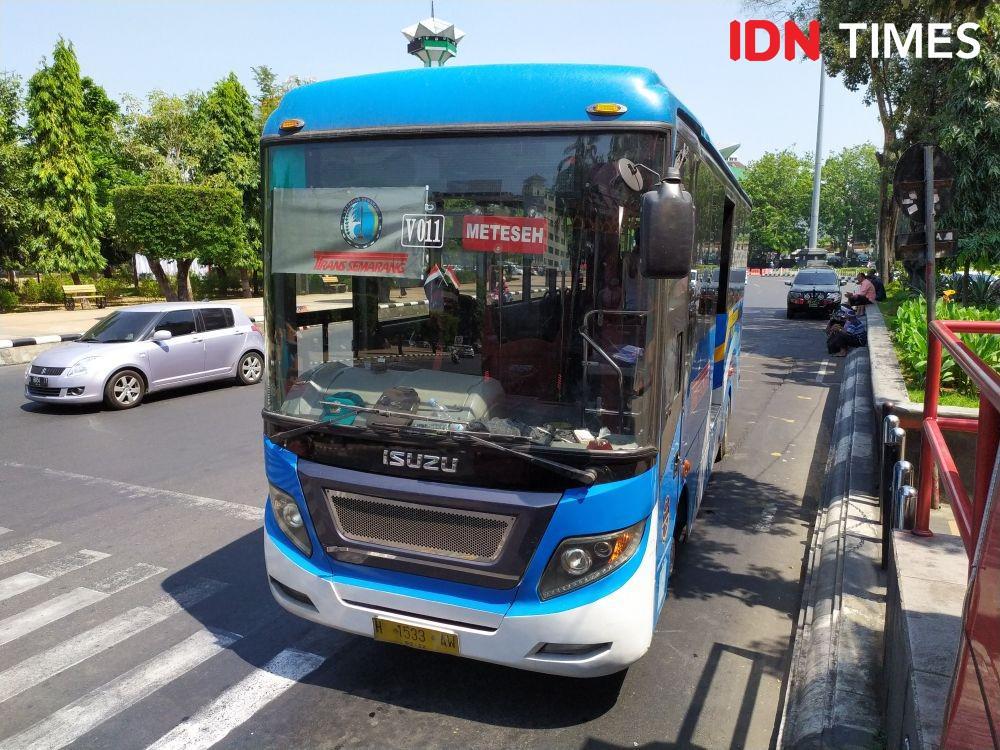 Gas Buang Bus BRT Trans Semarang Dikeluhkan. Ganjar: Itu Bus Apa?