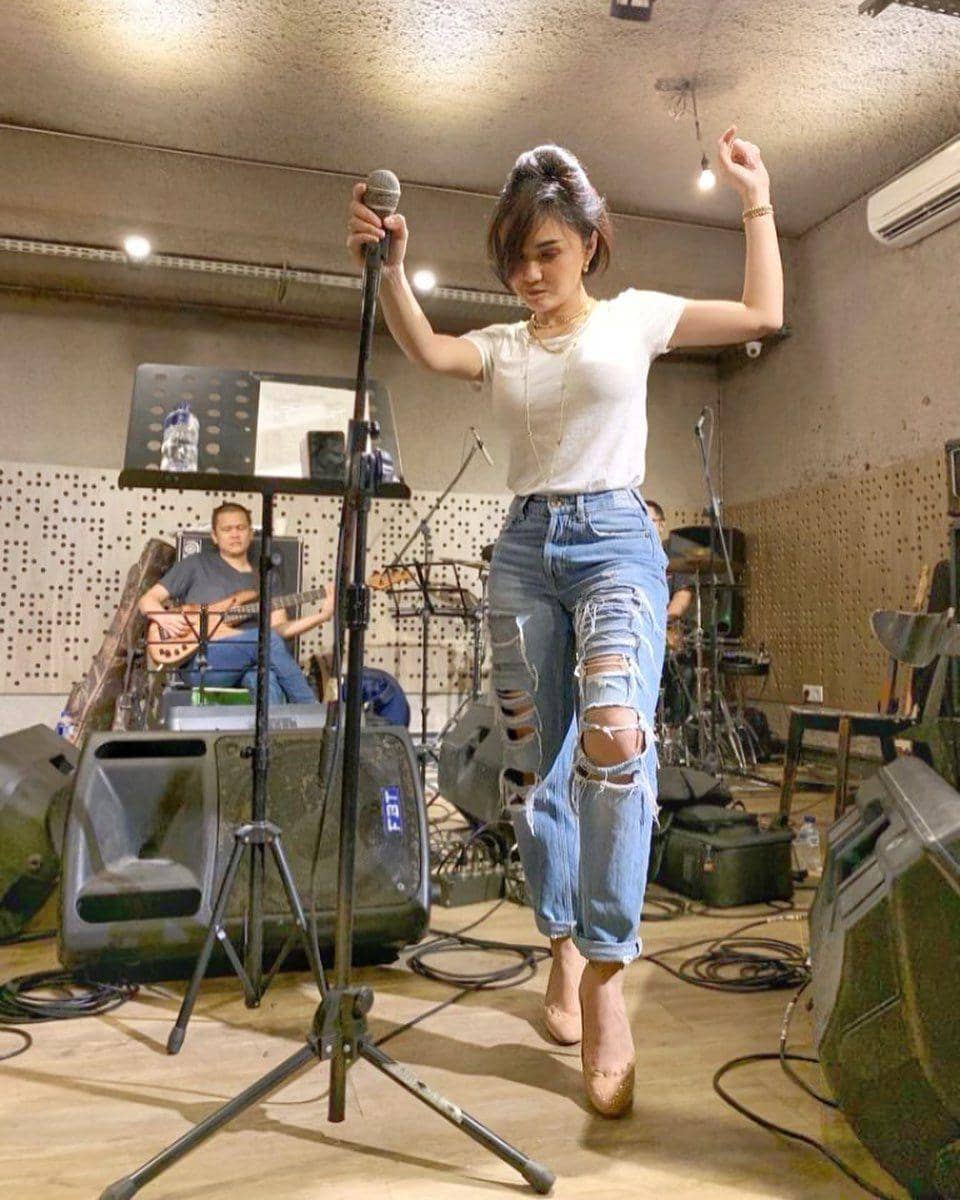 Instagram.com/yunishara36