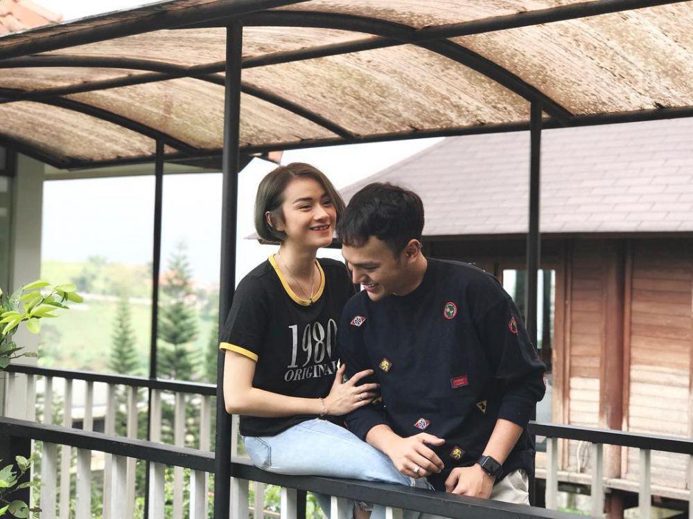 Jarang Tersorot, Ini 10 Potret Tyo Sang Kekasih Dara The Virgin