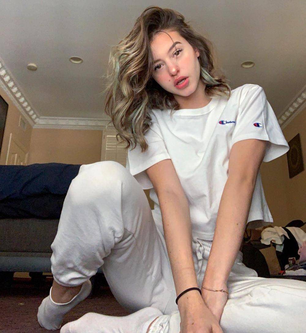 instagram.com/leaelui