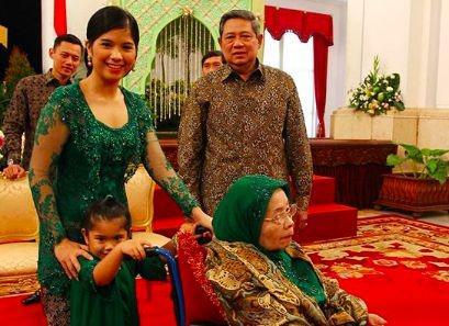 Ibunda SBY Akan Dimakamkan di TPU Tanah Kusir Sore Ini