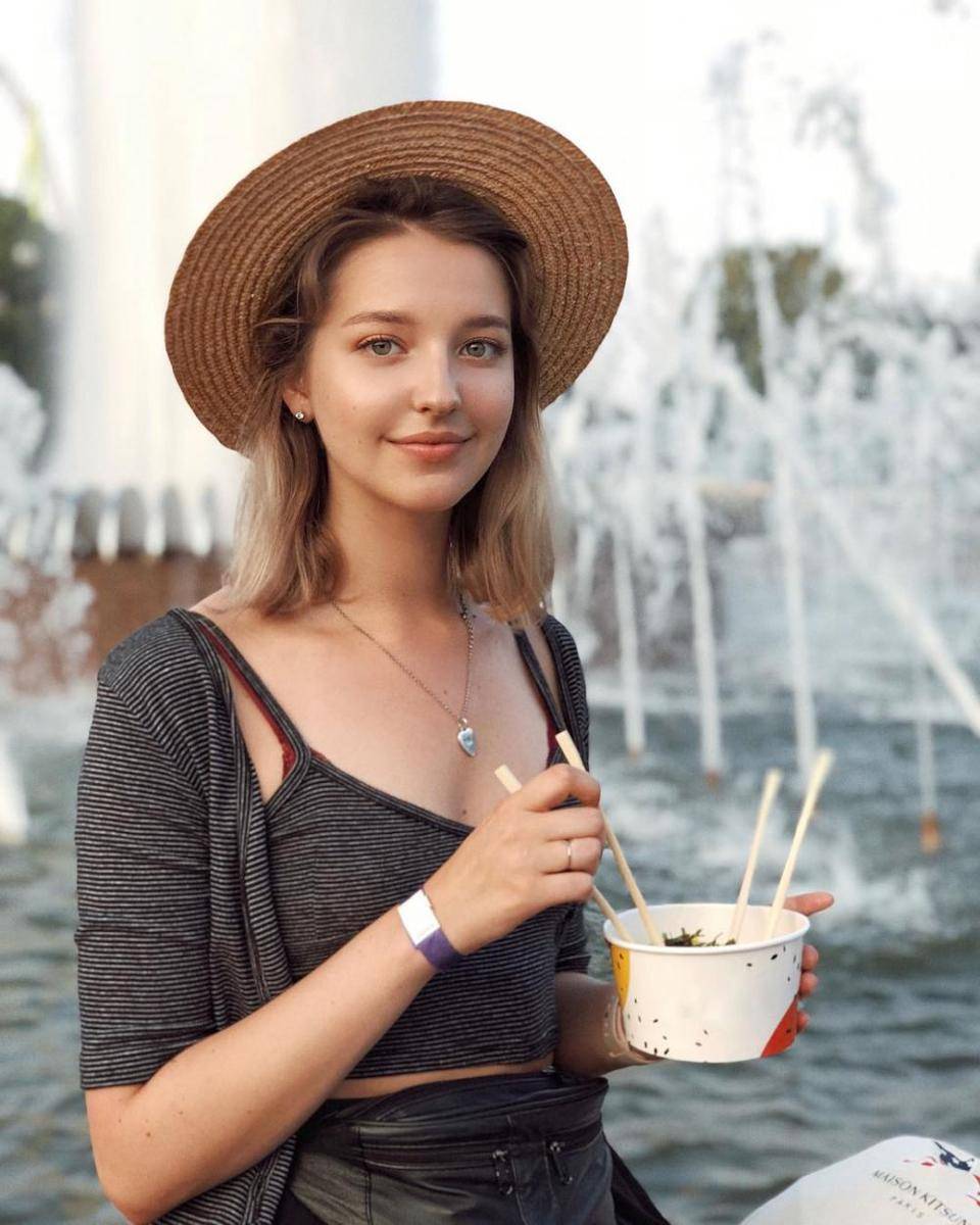 Instagram.com/angelinadanilova