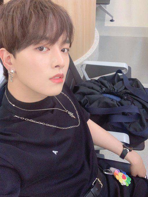 twitter.com/official_ONEUS