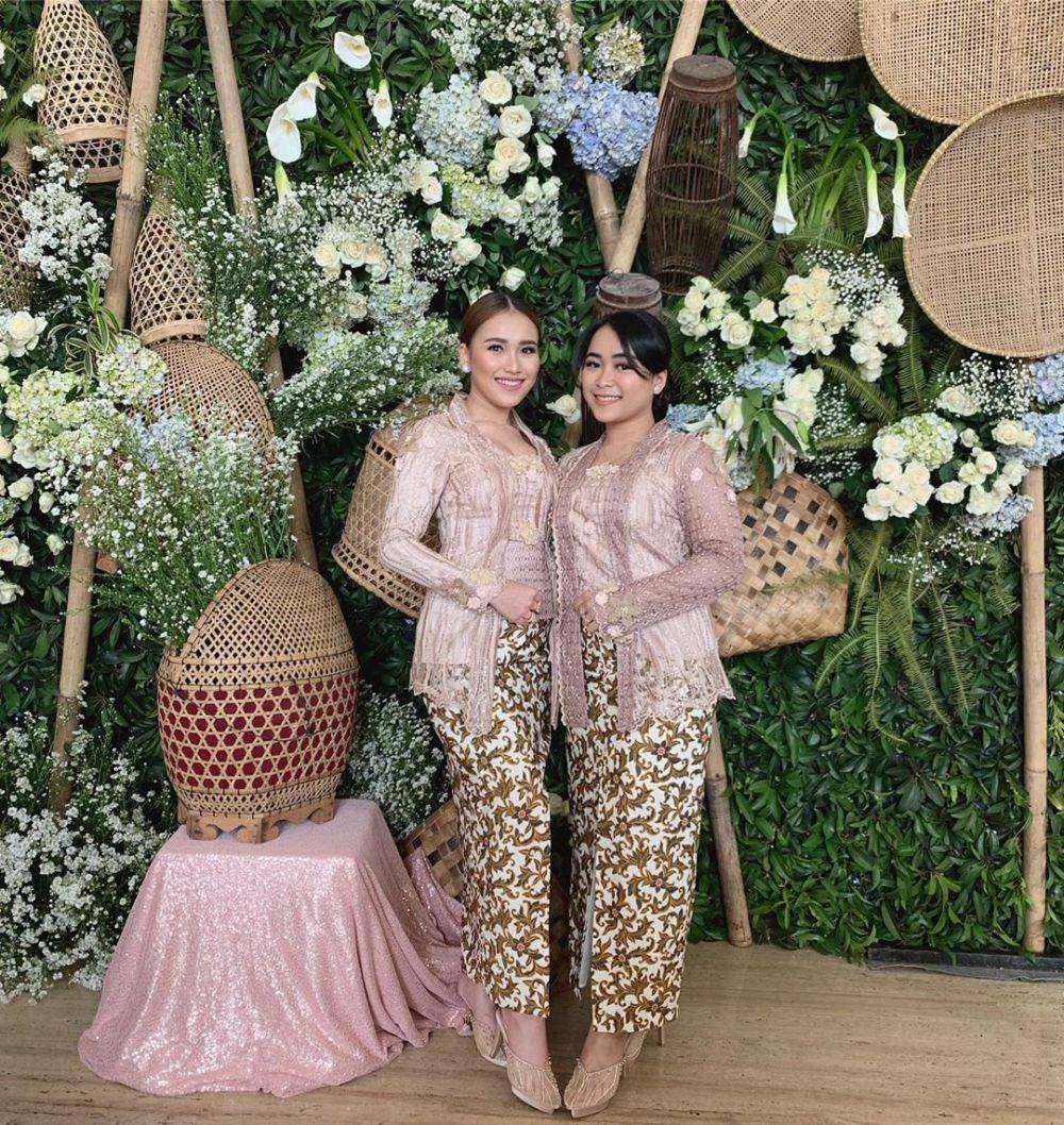 instagram.com/ayutingting92