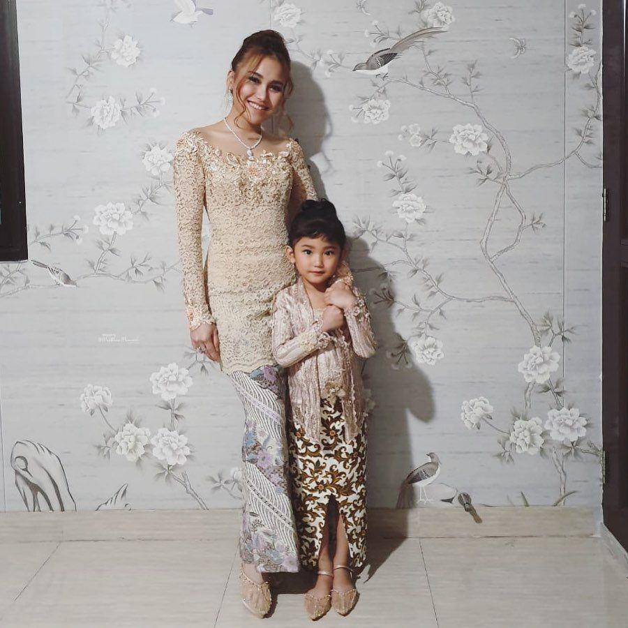 instagram.com/ayutingting92/
