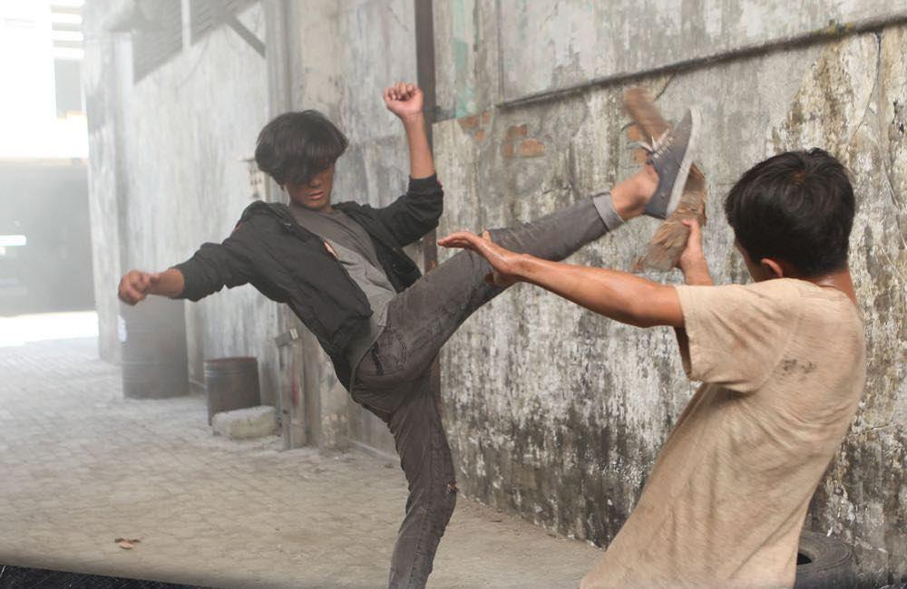 10 Potret Pemeran Awang di Gundala, Putra Cecep Arif Rahman, lo!