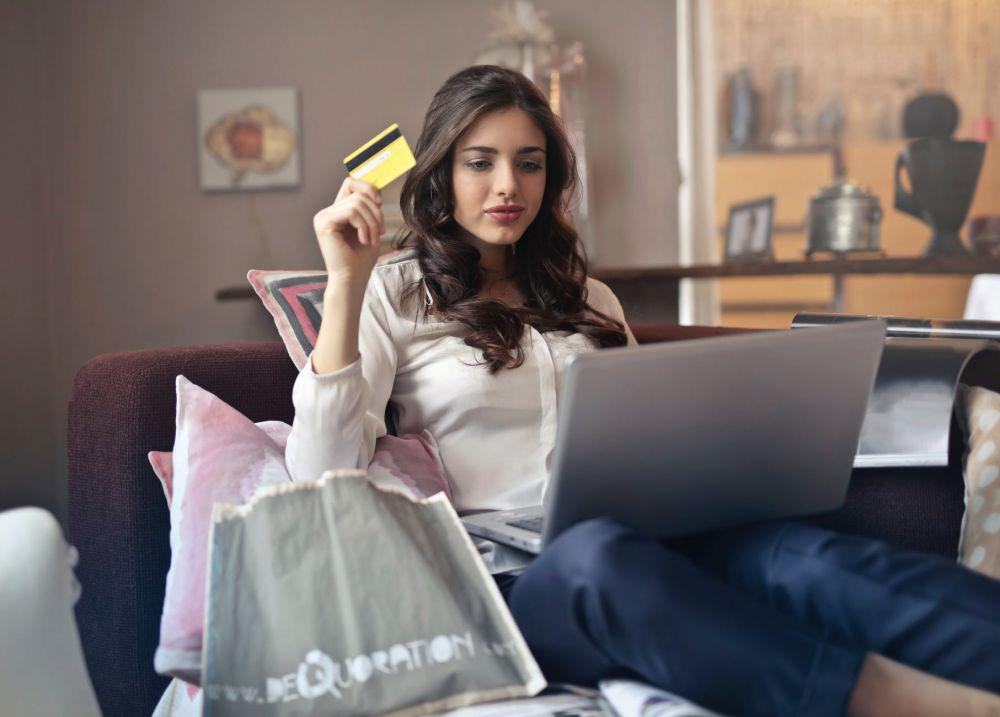 5 Keuntungan Jadi Perempuan Milennial yang Melek Finansial