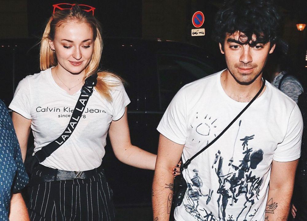 9 Seleb Perempuan Hollywood yang Tingginya Melebihi Sang Pasangan
