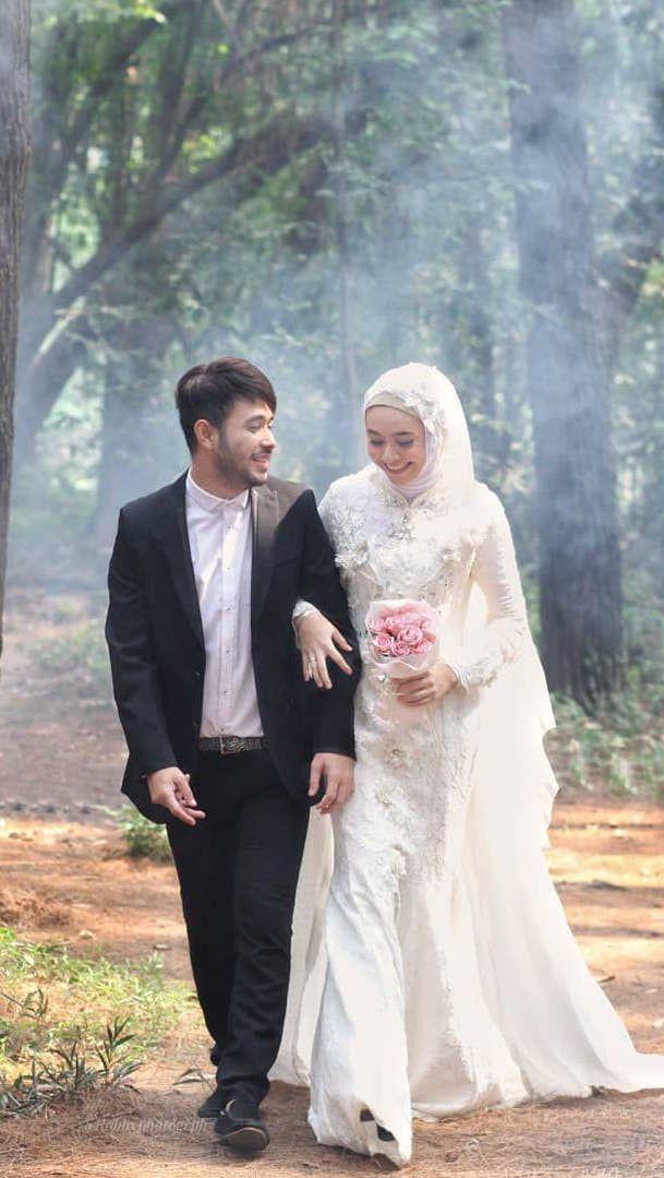 Jarang Pamer Pacaran di Medsos, 10 Prewed Meidian Maladi & Gina Fitri