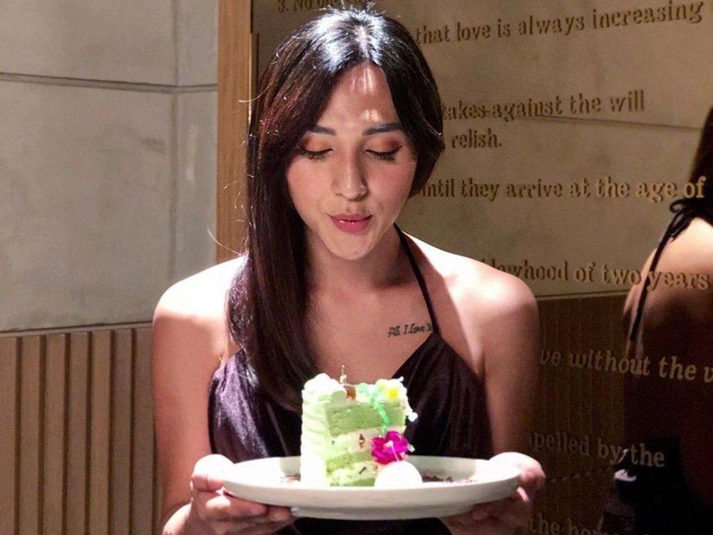 Genap 32 Tahun, Ini 10 Potret Dena Rachman yang Makin Memesona