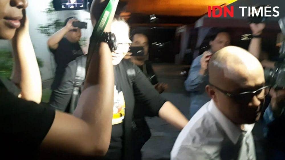 Diperiksa 12 Jam Lebih, Mak Susi Akhrinya Ditahan Polda Jatim