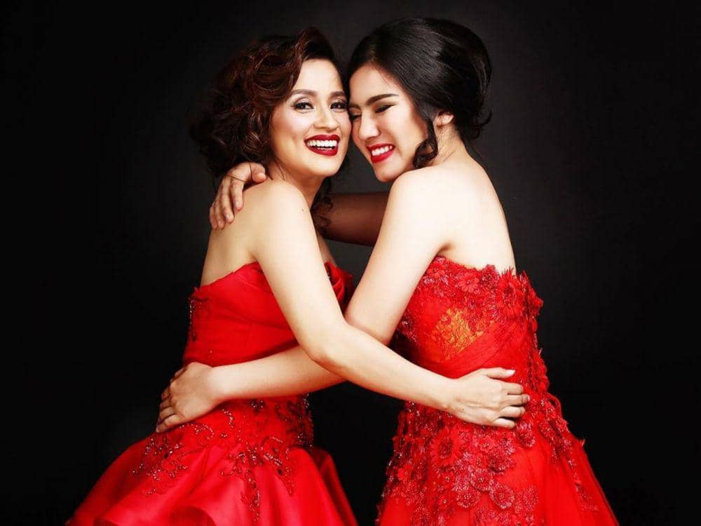 Bak Kakak-Adik, Ini 10 Potret Sayangnya Felicya Angelista pada Ibunda