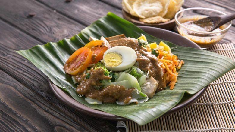 9 Rumah Makan Gado-gado Khas Surabaya, Lezat dan Penuh Gizi!