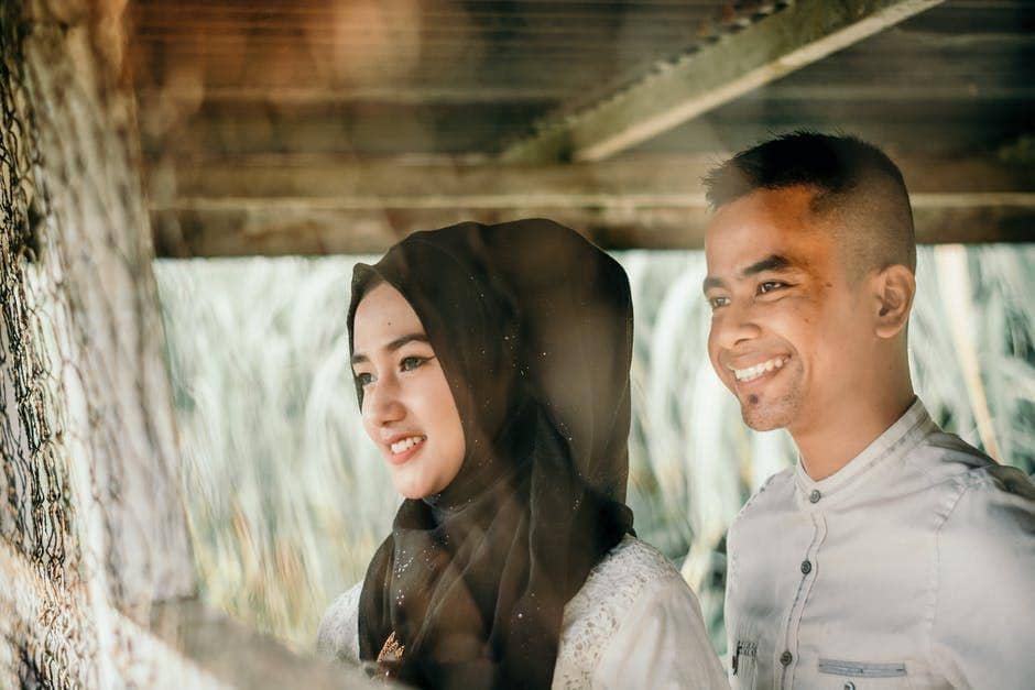 5 Sikap yang Bisa Membuat Teman Lawan Jenismu Merasa Baper