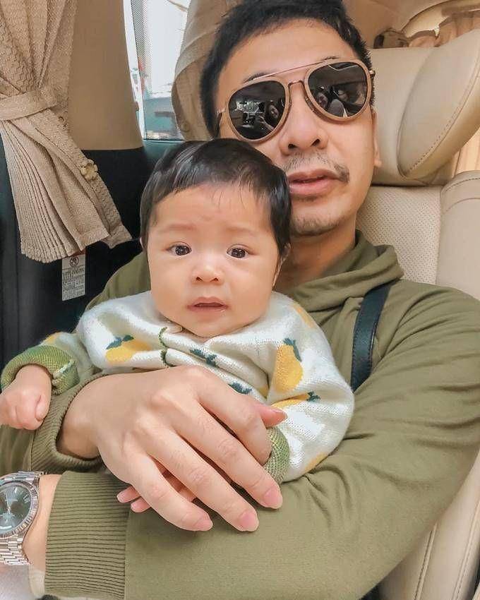 instagram.com/raditya_dika/