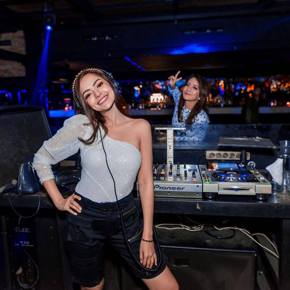 instagram.com/dj_freya