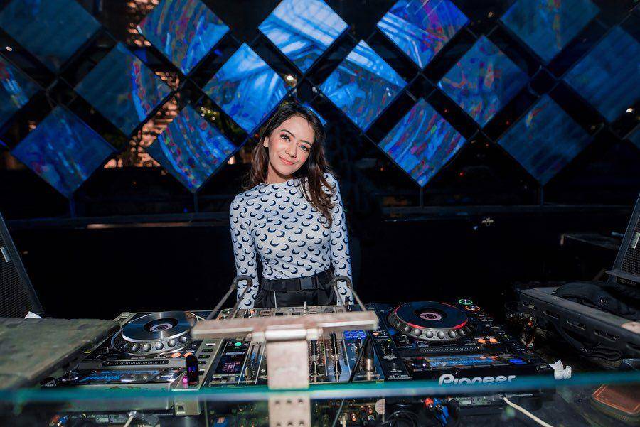 instagram.com/dj_freya