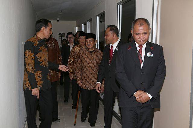 (Almarhum BJ Habibie dan Presiden Jokowi ketika meninjau gedung baru KPK) Biro Humas KPK
