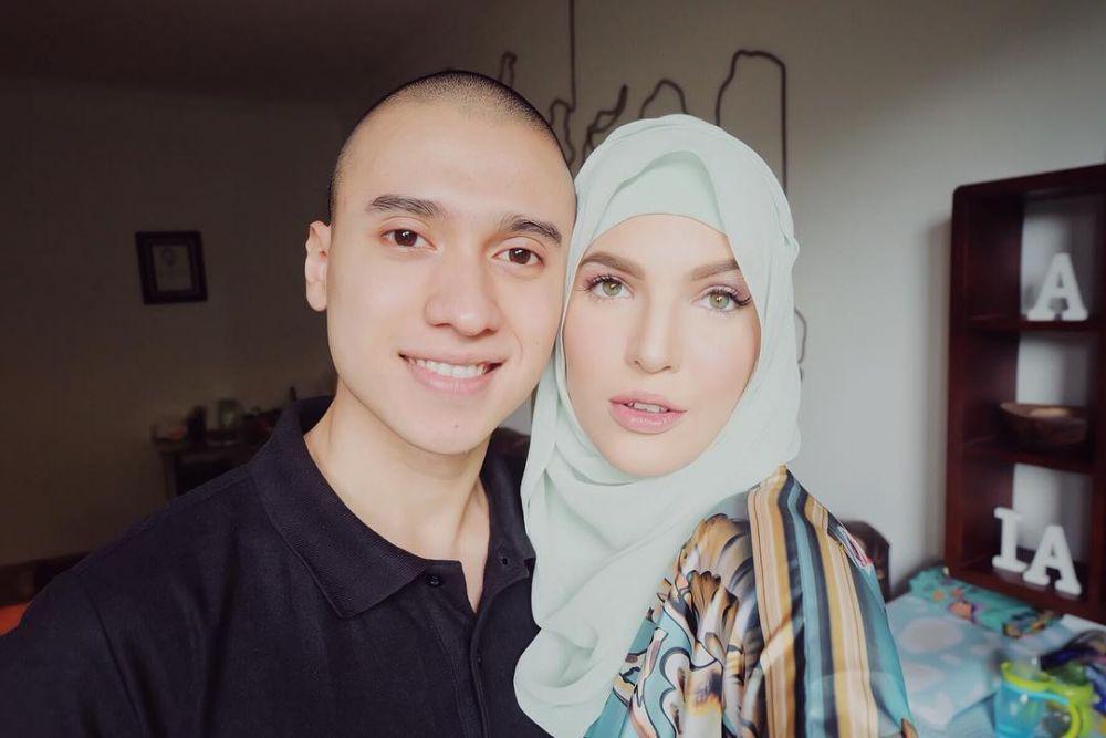 10 Potret Anggun Mikaila Patritz Istri Fardhan Khan Saat Berhijab