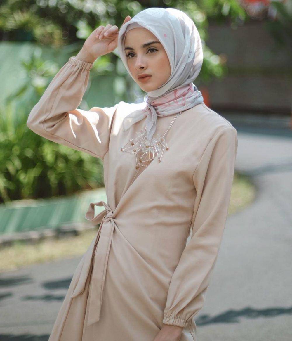 instagram.com/ghina