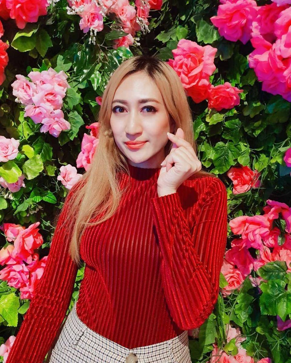 instagram.com/akuhelmalia