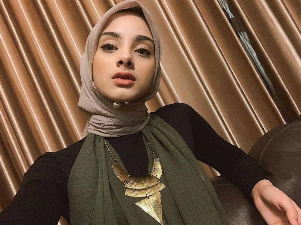 instagram.com/ghina