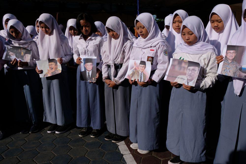 9 Potret Duka Rakyat Indonesia untuk Mendiang BJ Habibie