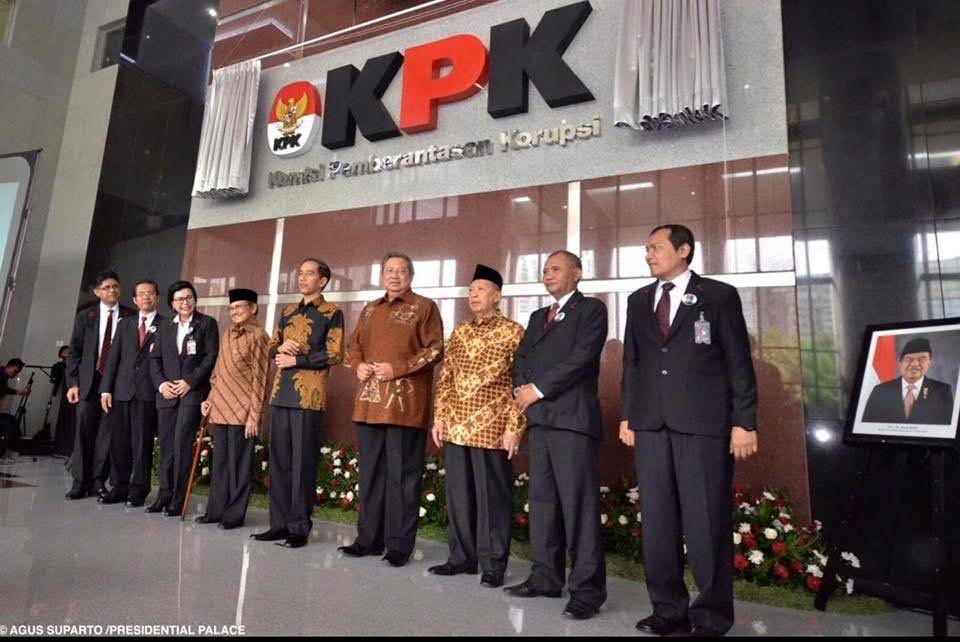 (BJ Habibie ketika ikut resmikan gedung baru KPK) Biro Pers Istana/Agus Suparto