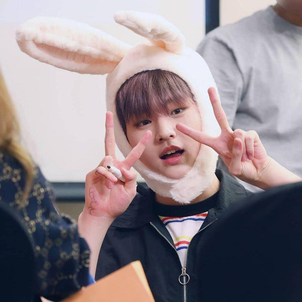 Instagram.com/official.dohyon