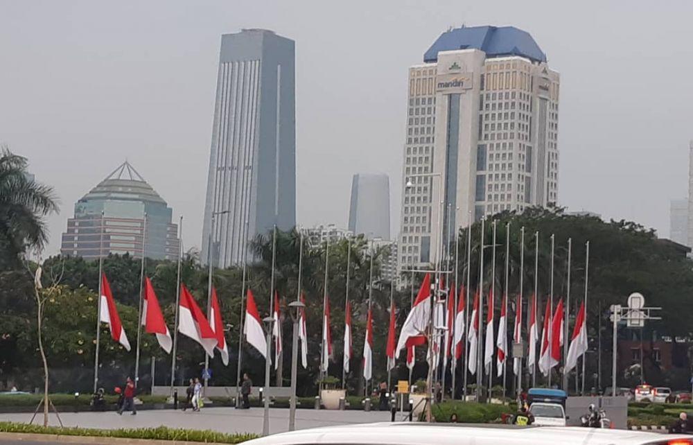 5 Fakta Bendera Setengah Tiang, Bukan Hanya Tanda Duka Lho