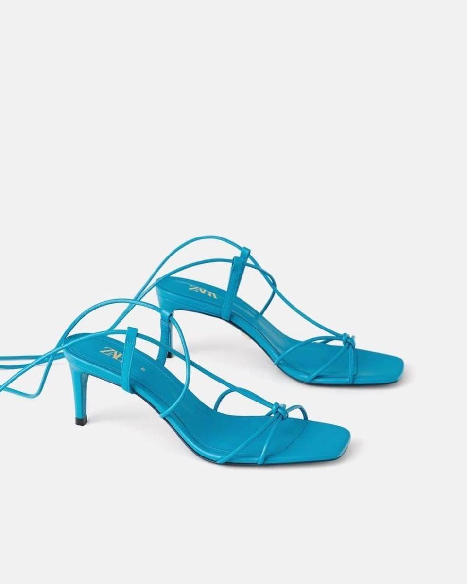 Strappy heels (tikvid.net)