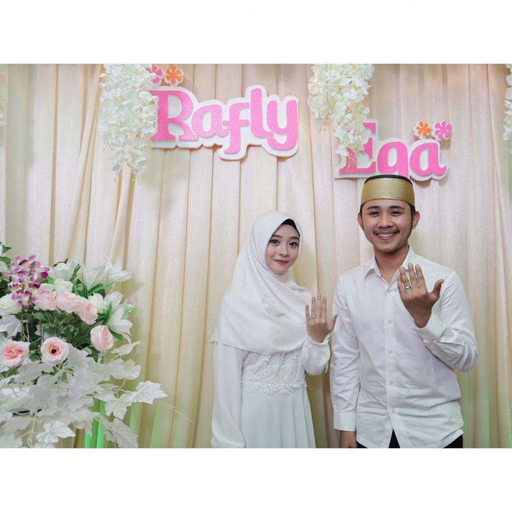 Resmi Tunangan, Ini 9 Potret Perjalanan Cinta Ega dan Rafly D'Academy