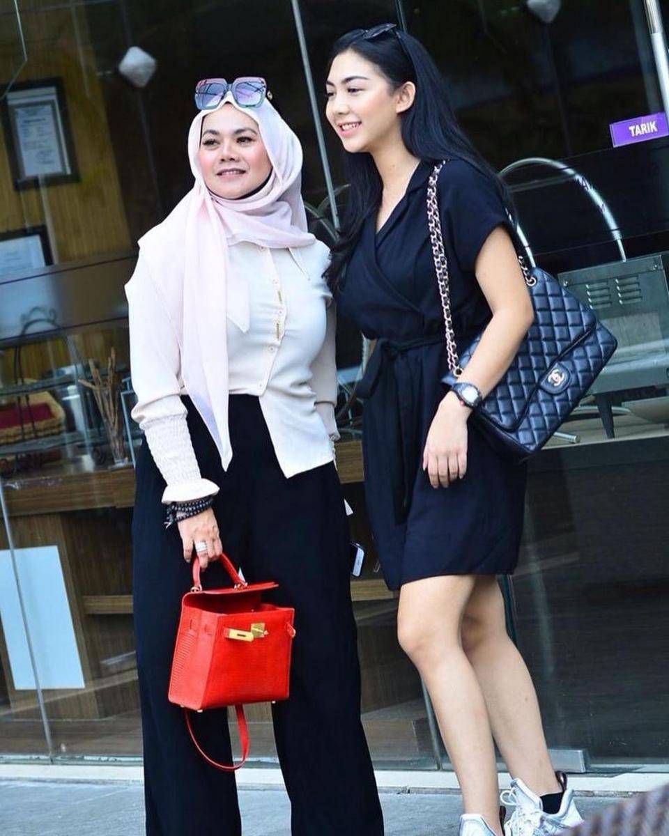 instagram.com/queen_saritaabdulmukti