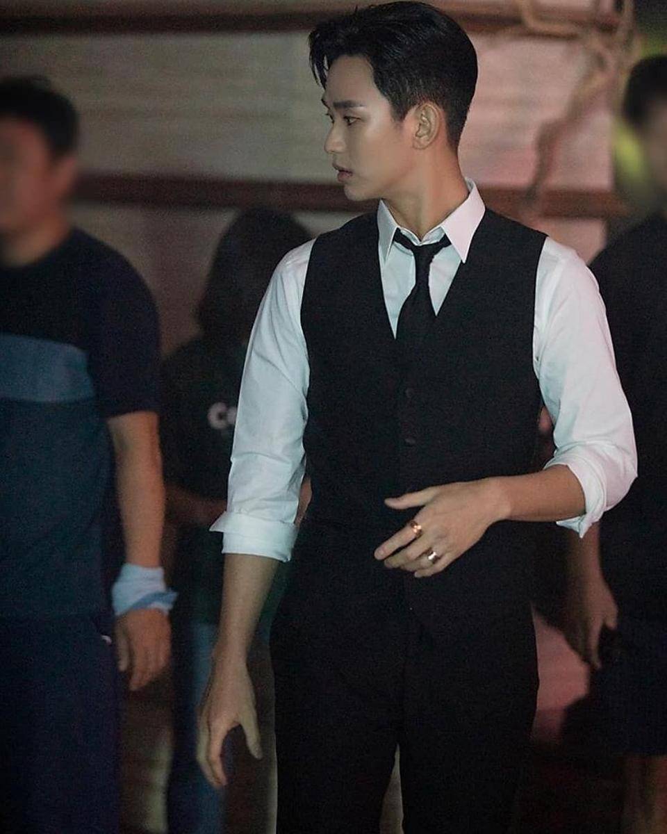 Instagram/kimsoohyun_official_fans