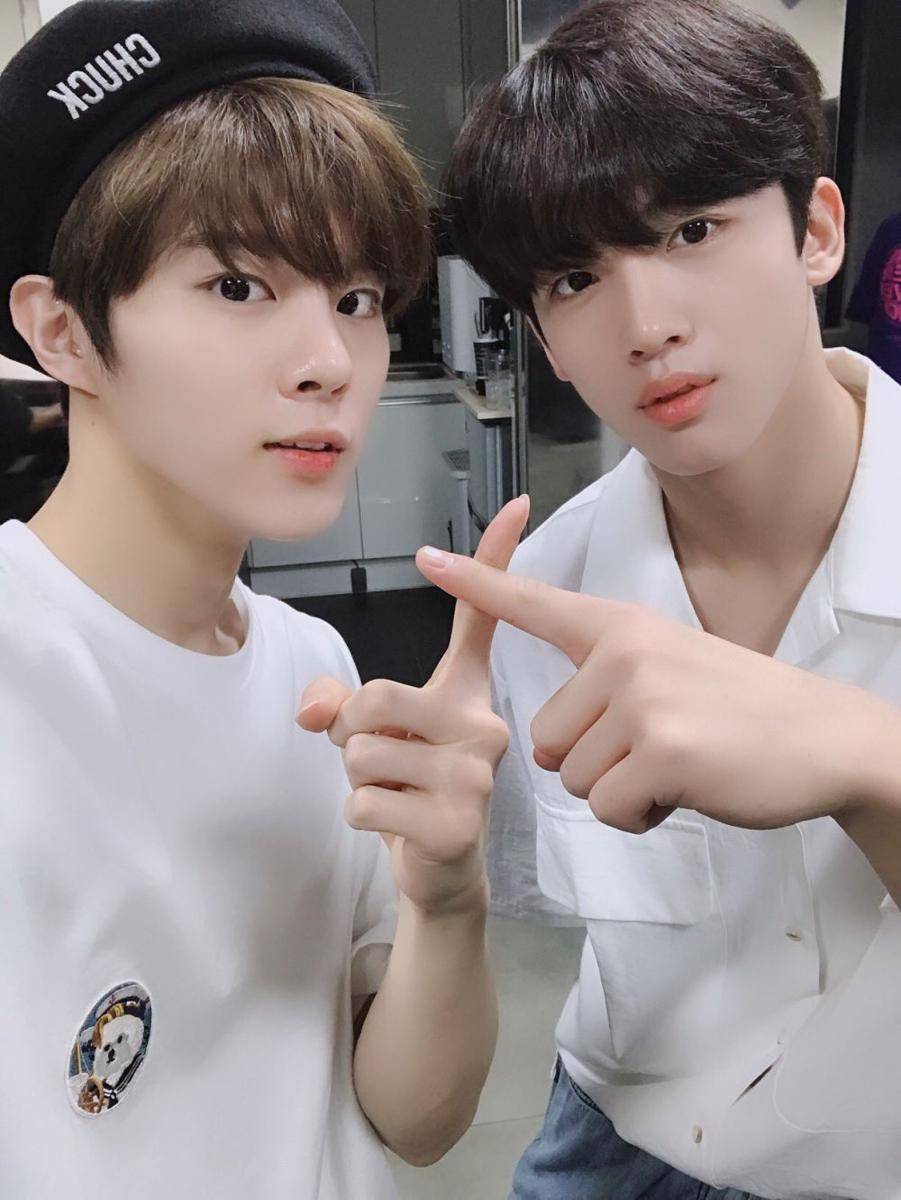 twitter.com/x1members