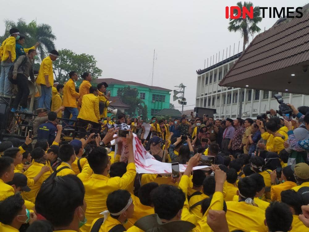 Aksi Mahasiswa Minta Gubernur Mundur, Herman Deru: Saya Tidak Berani